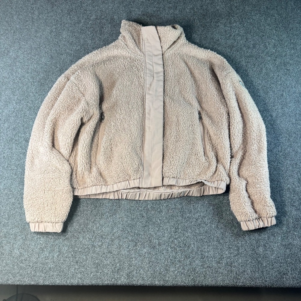Vuori Alpine Sherpa Jacket Womens Small Beige Tan Full Zip Fleece Mock Neck Logo